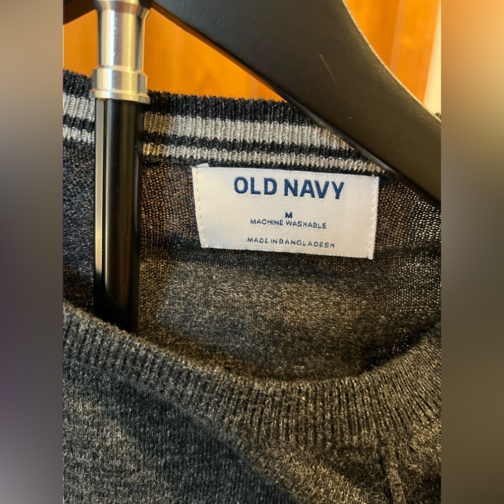 Old Navy Gray women’s Sweater